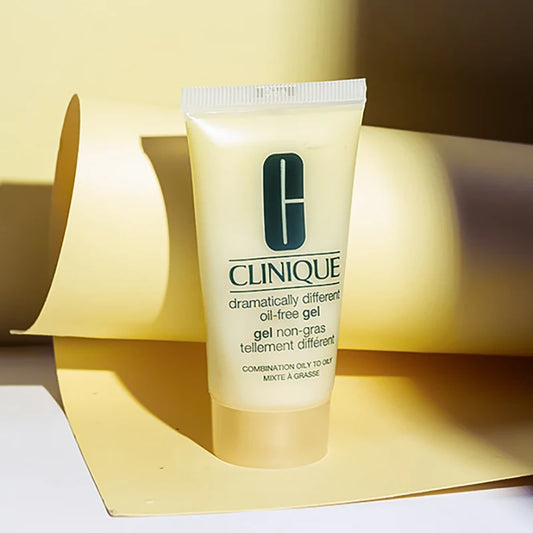 Clinique Loção Hidratante Dramatically Different 30ml